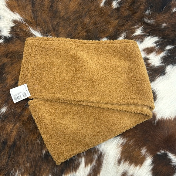 Lululemon Sherpa scarf new with tags - Picture 2 of 3